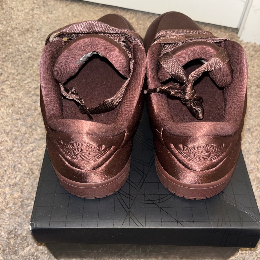 Sz. 9.5 Women’s Air Jordan 1 Low MM (Method of Make) 'Satin Earth' with box. - Picture 4 of 6